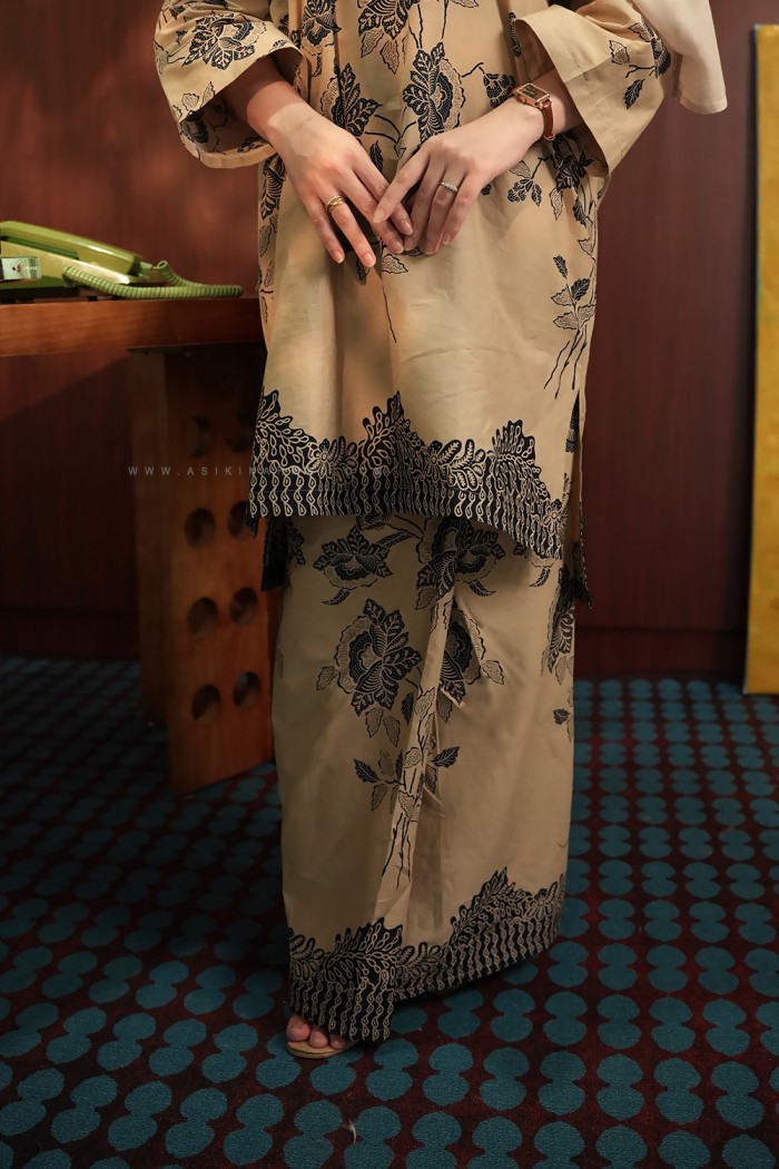 SENJA AYU KURUNG (SA001)