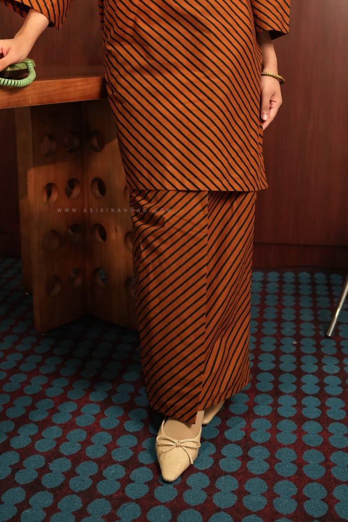 SENJA AYU KURUNG (SA009)