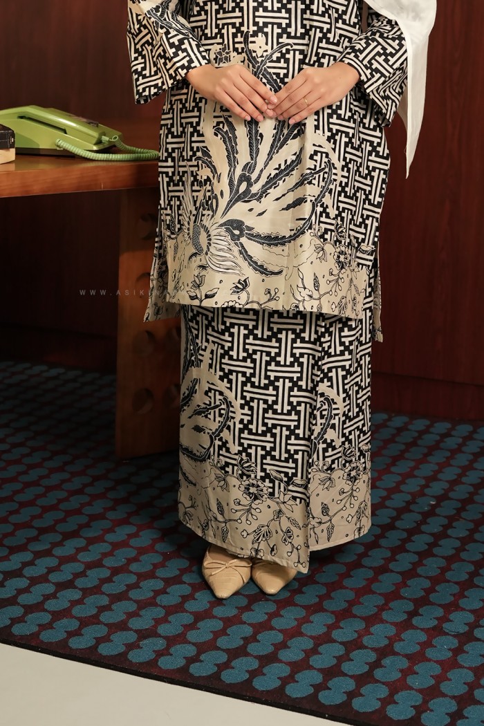 SENJA AYU KURUNG (SA012)