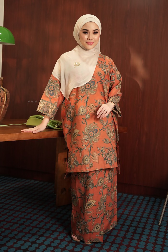 SENJA AYU KURUNG (SA018)