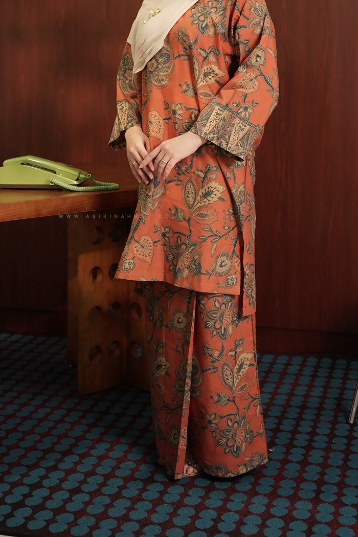 SENJA AYU KURUNG (SA018)