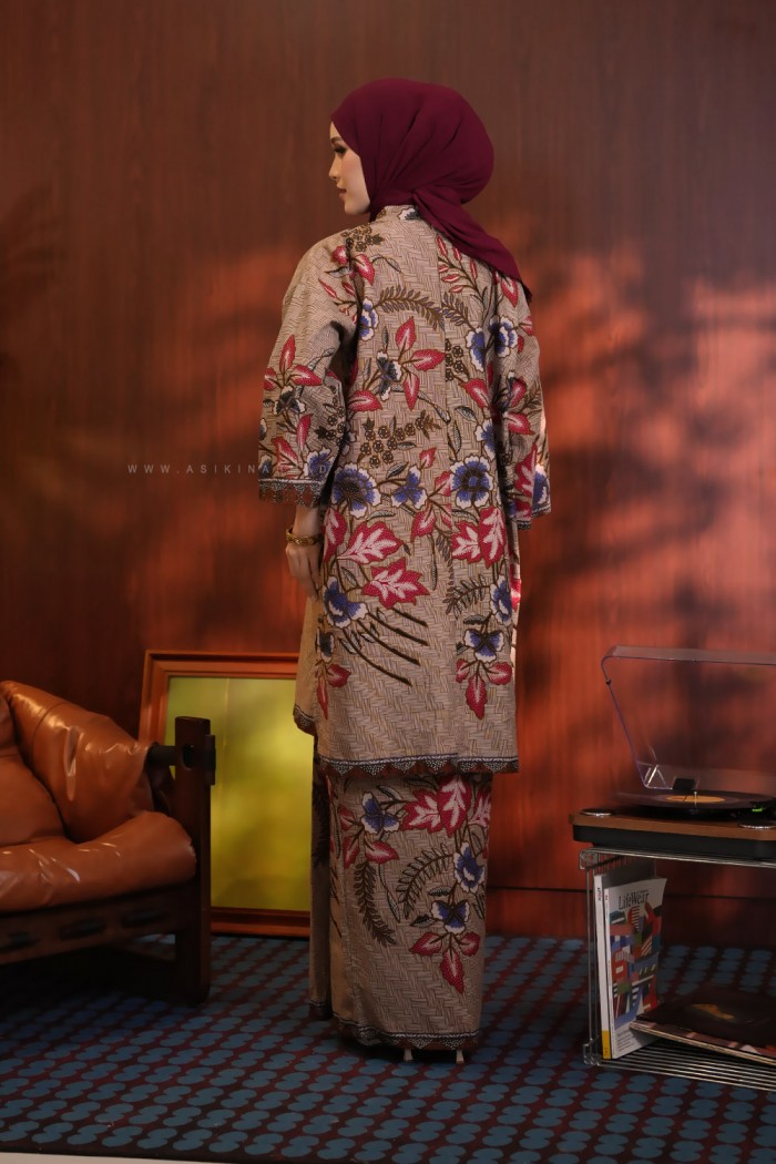SENJA AYU KURUNG (SA038)