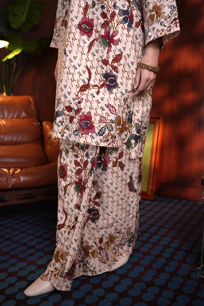 SENJA AYU KURUNG (SA041)