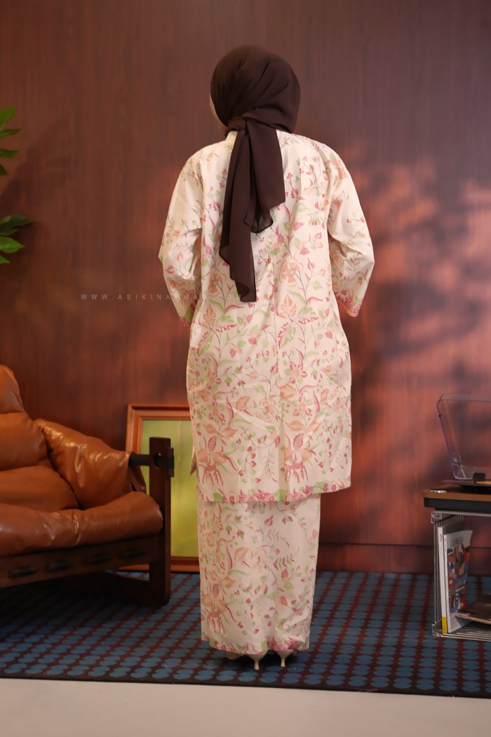 SENJA AYU KURUNG (SA048)
