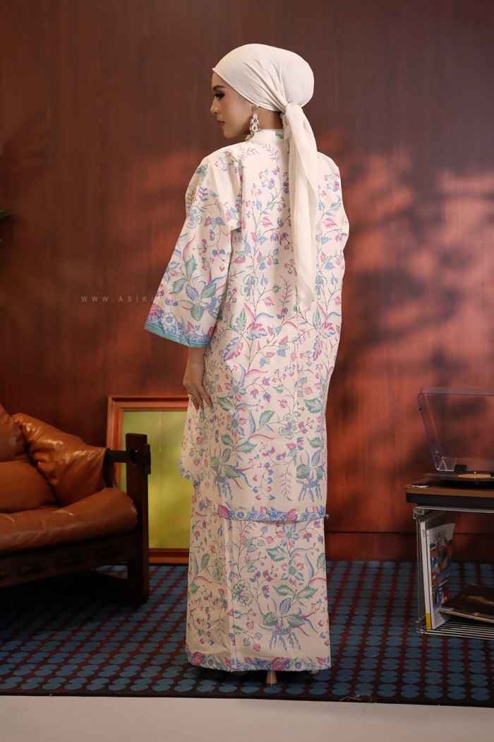 SENJA AYU KURUNG (SA055)