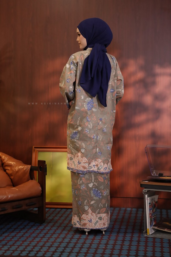 SENJA AYU KURUNG (SA057)
