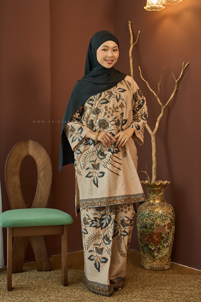 SENJA AYU KURUNG (SA077)