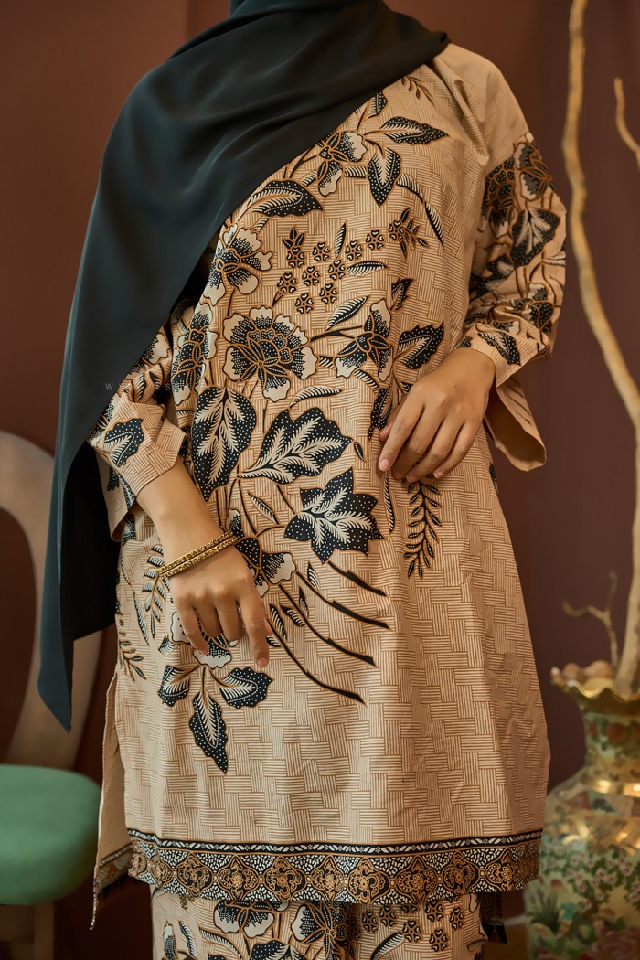 SENJA AYU KURUNG (SA077)