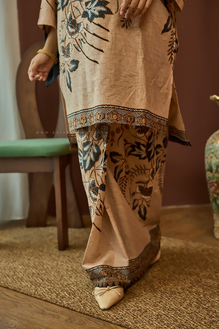 SENJA AYU KURUNG (SA077)