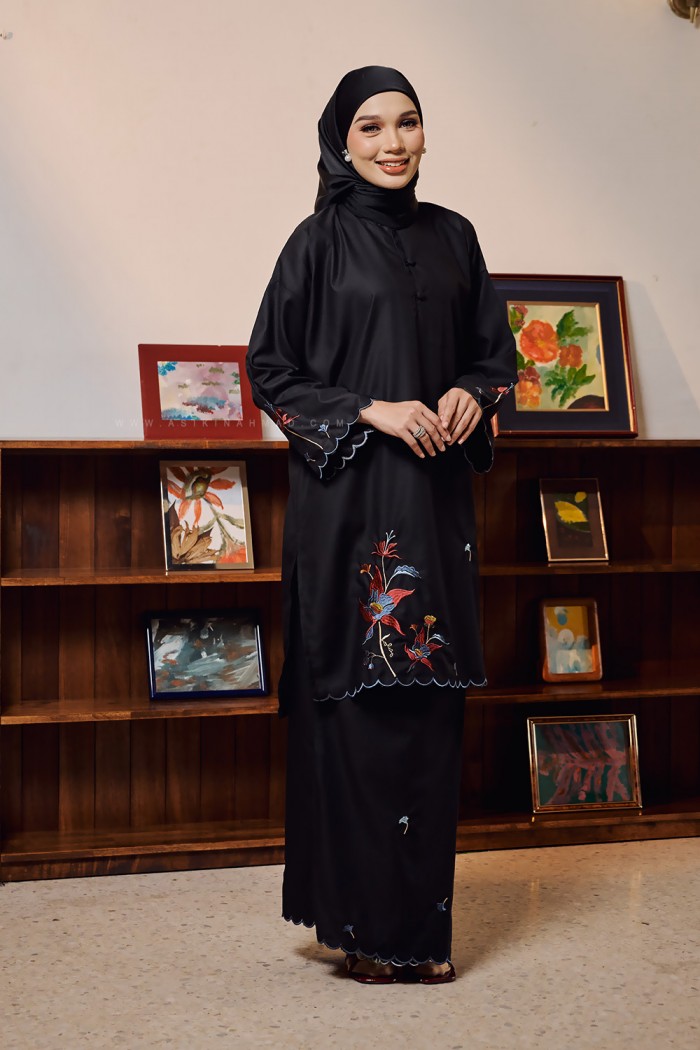TERATAI INDAH KURUNG IN BLACK