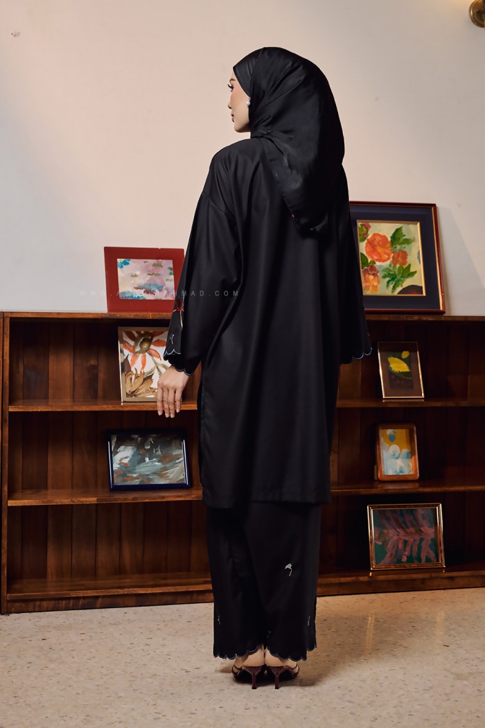 TERATAI INDAH KURUNG IN BLACK