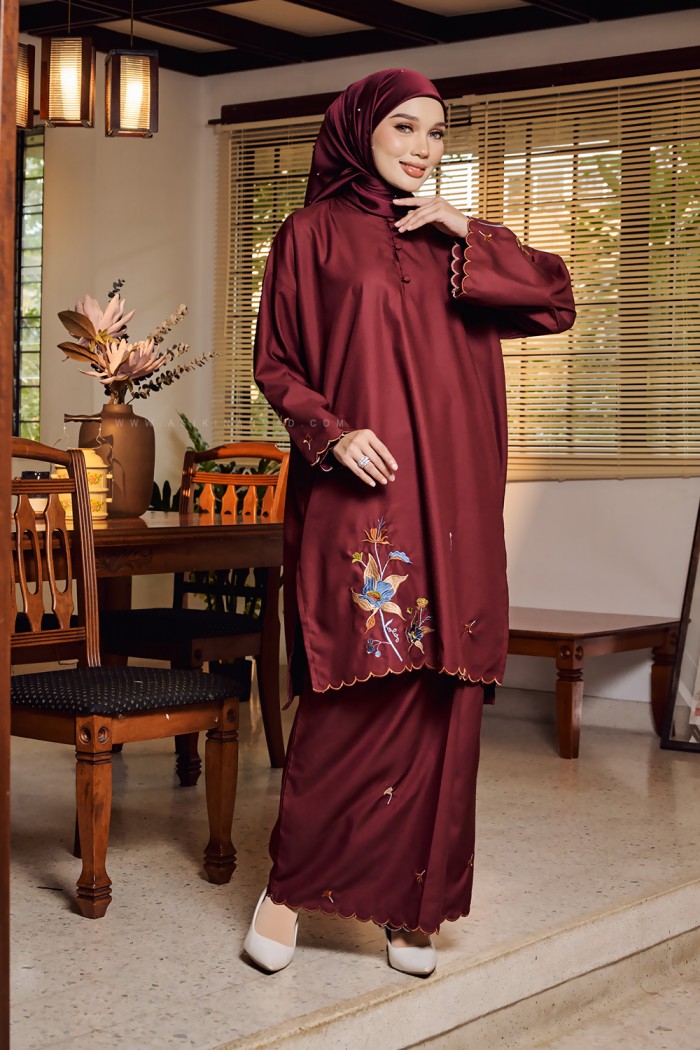TERATAI INDAH KURUNG IN MAROON