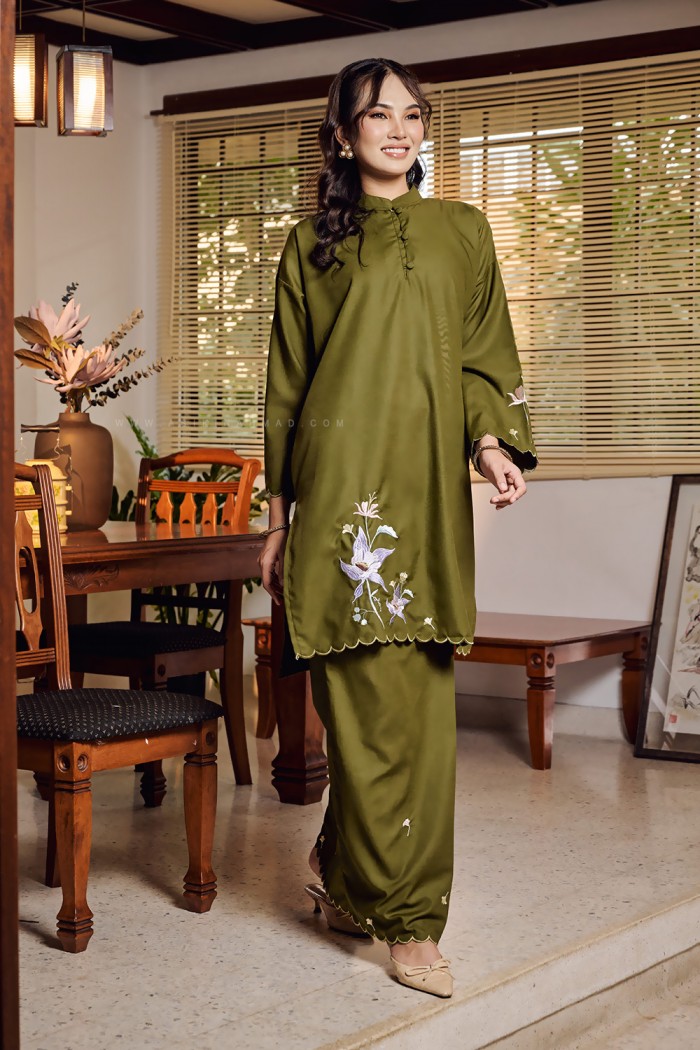 TERATAI INDAH KURUNG IN OLIVE