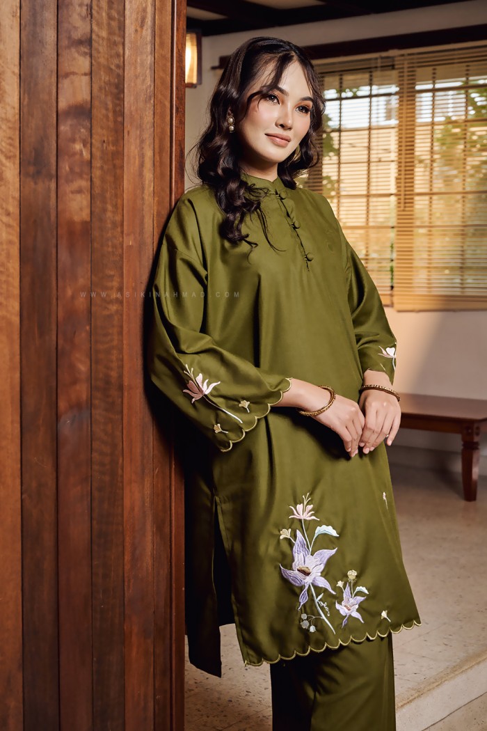 TERATAI INDAH KURUNG IN OLIVE