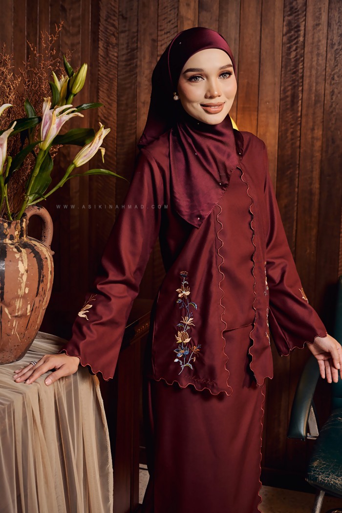TERATAI RATU KEBAYA IN MAROON