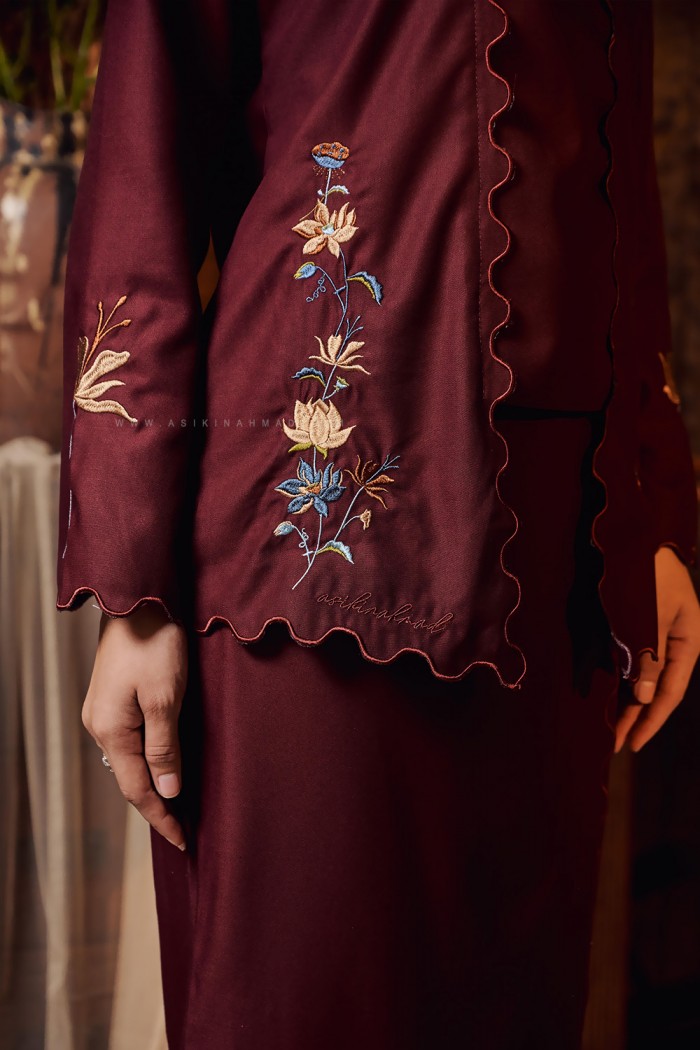 TERATAI RATU KEBAYA IN MAROON