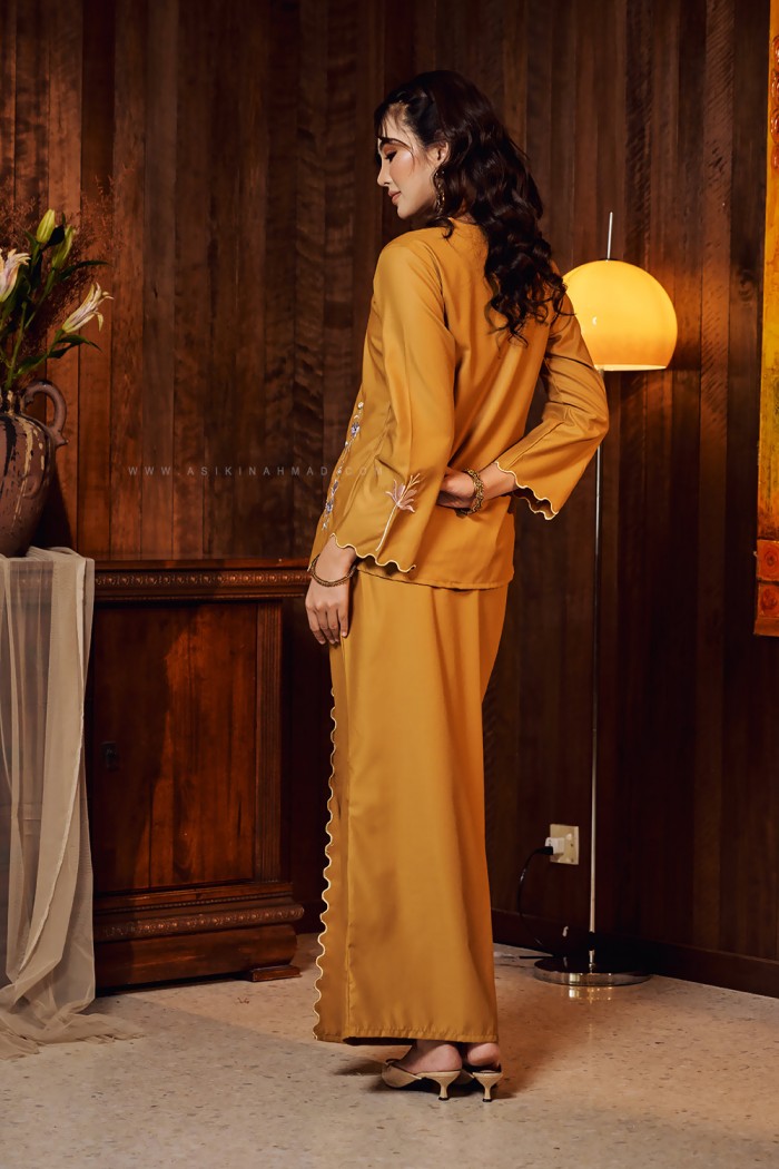 TERATAI RATU KEBAYA IN MUSTARD