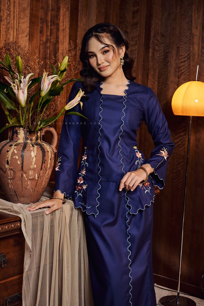 TERATAI RATU KEBAYA IN NAVY BLUE