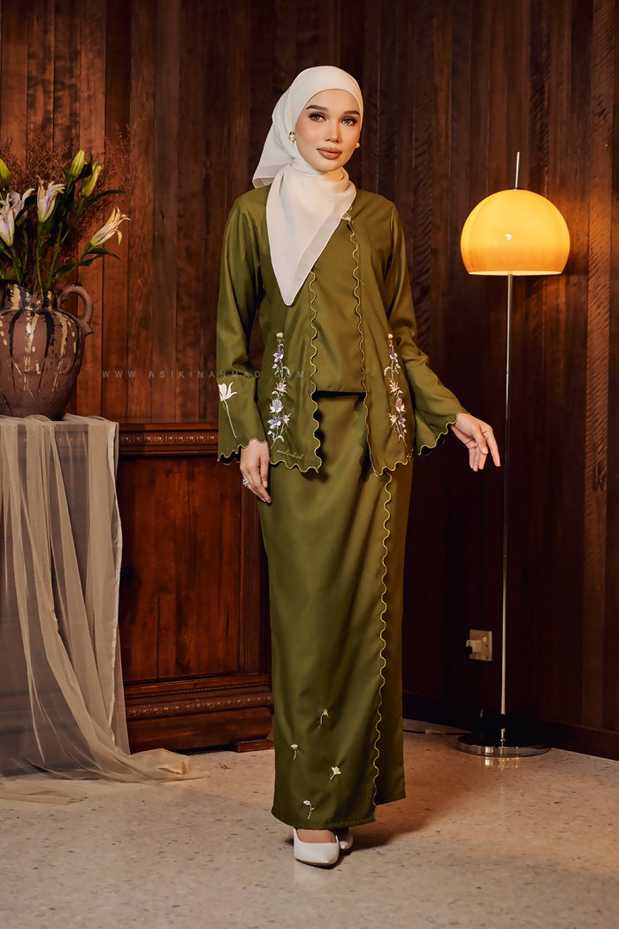 TERATAI RATU KEBAYA IN OLIVE