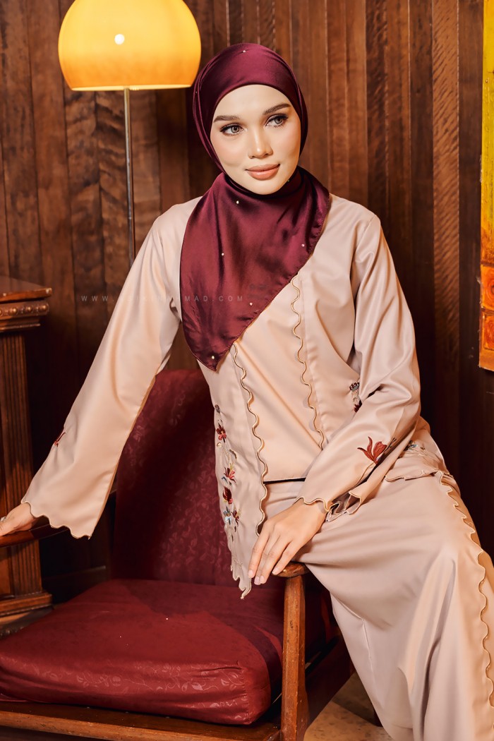 TERATAI RATU KEBAYA IN SOFT BROWN