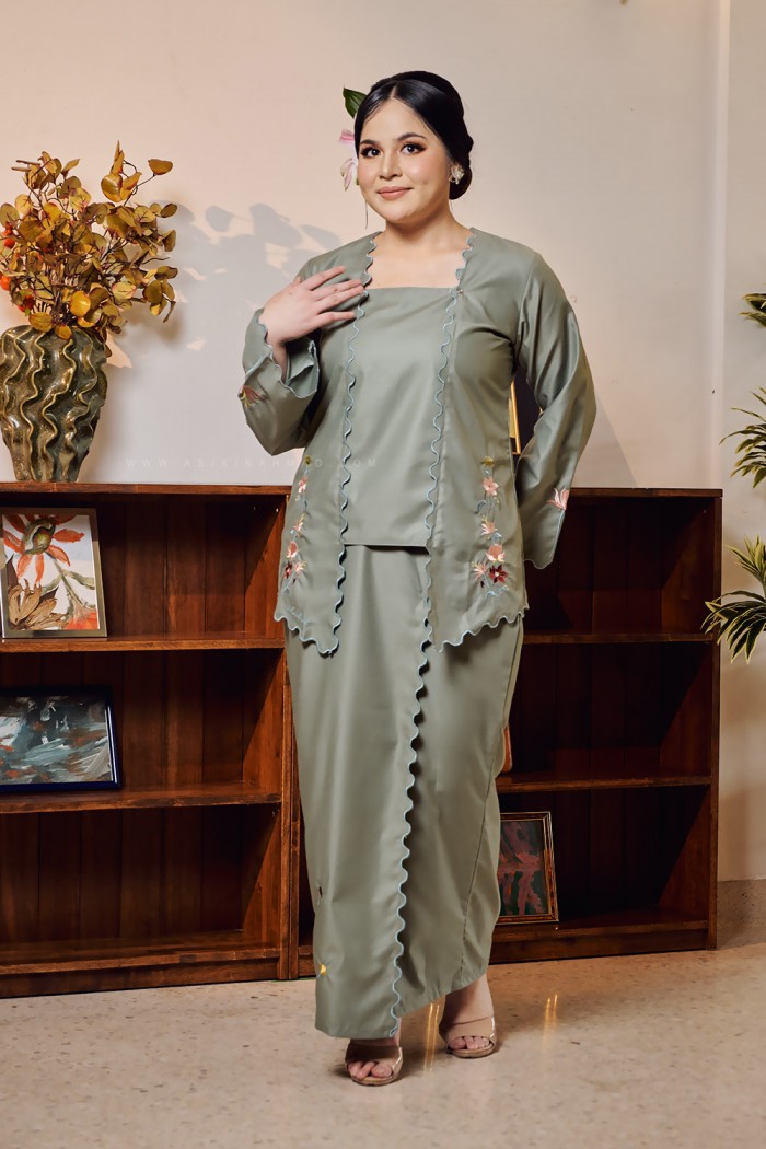 TERATAI RATU KEBAYA IN SAGE GREEN