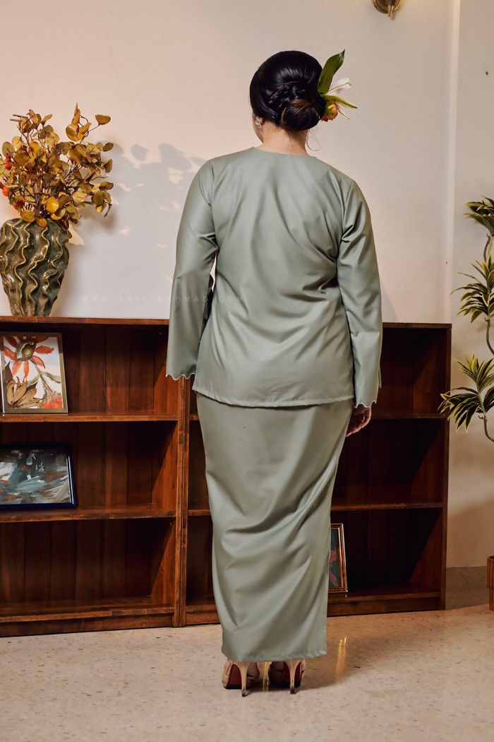 TERATAI RATU KEBAYA IN SAGE GREEN