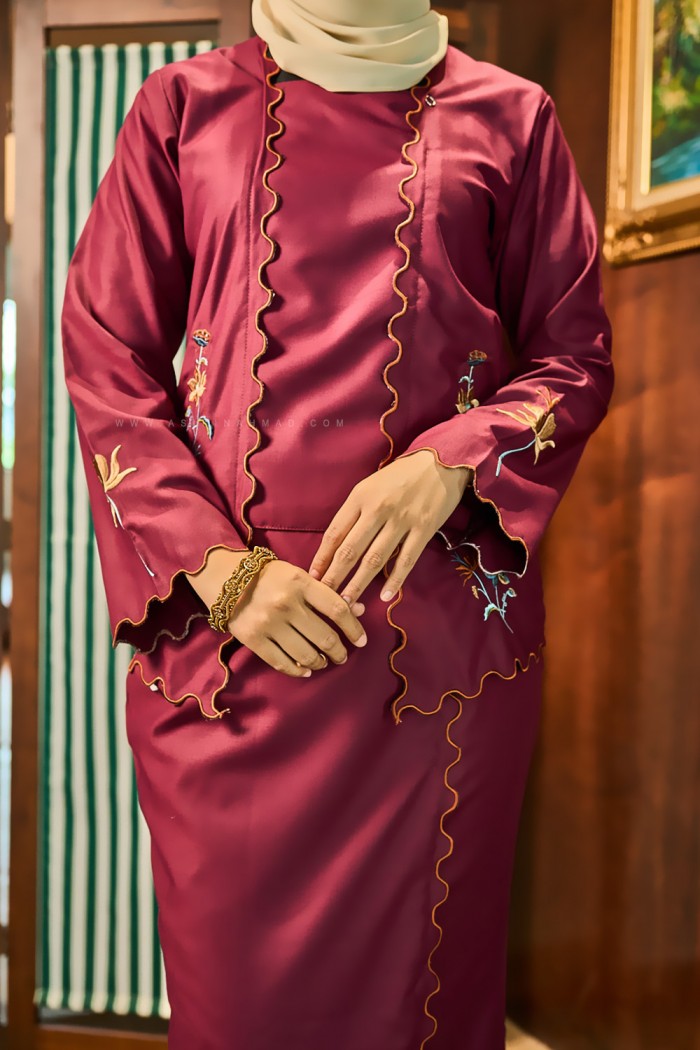 TERATAI RATU KEBAYA IN BURGUNDY