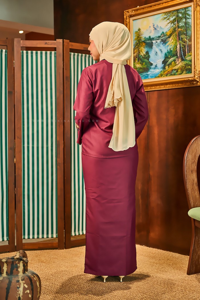 TERATAI RATU KEBAYA IN BURGUNDY