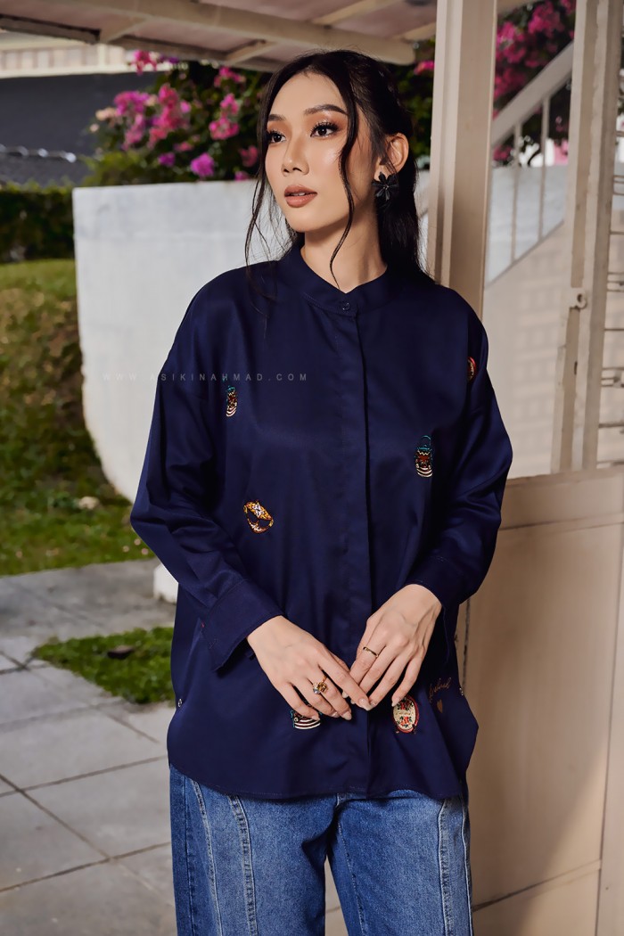 TIARA BLOUSE IN NAVY BLUE
