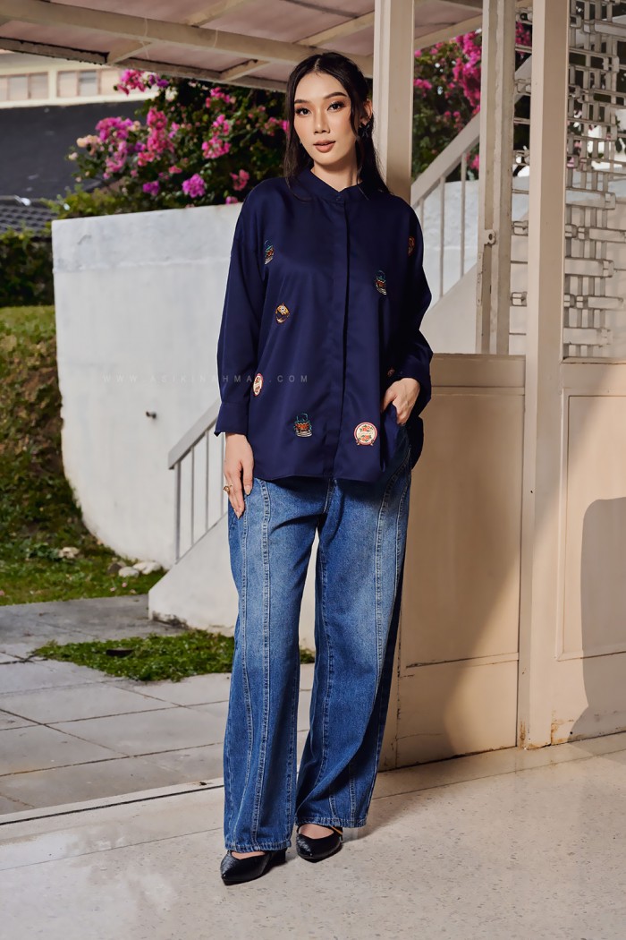 TIARA BLOUSE IN NAVY BLUE
