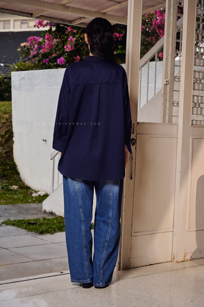 TIARA BLOUSE IN NAVY BLUE
