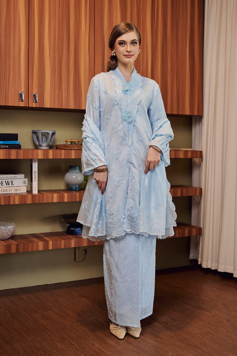 CHE AMINAH KEBARUNG (CAE-D4) in BABY BLUE