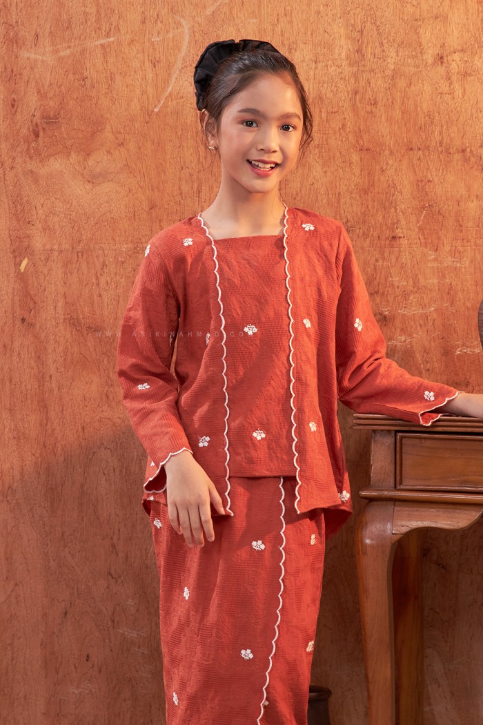 RAESA KEBAYA KIDS in BRICK ORANGE