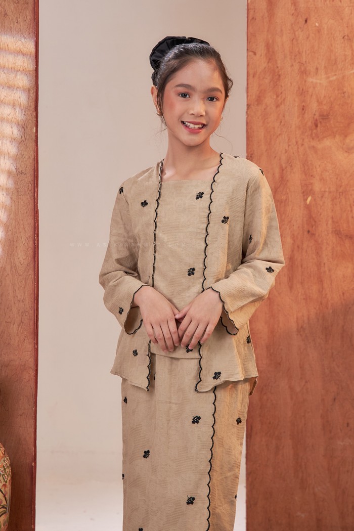 RAESA KEBAYA KIDS in NUDE BROWN