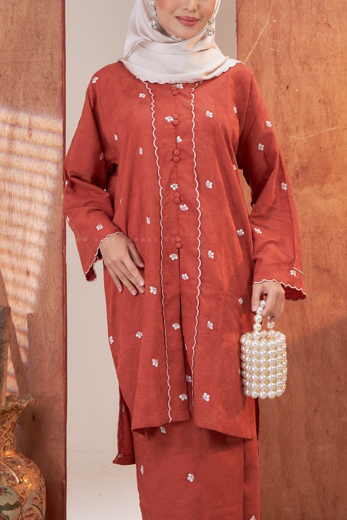 SARIMAH KURUNG SULAM in BRICK ORANGE