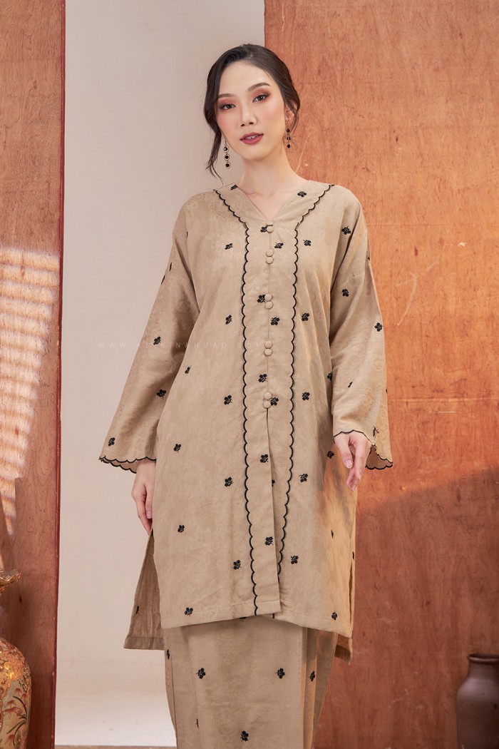 SARIMAH KURUNG SULAM in NUDE BROWN