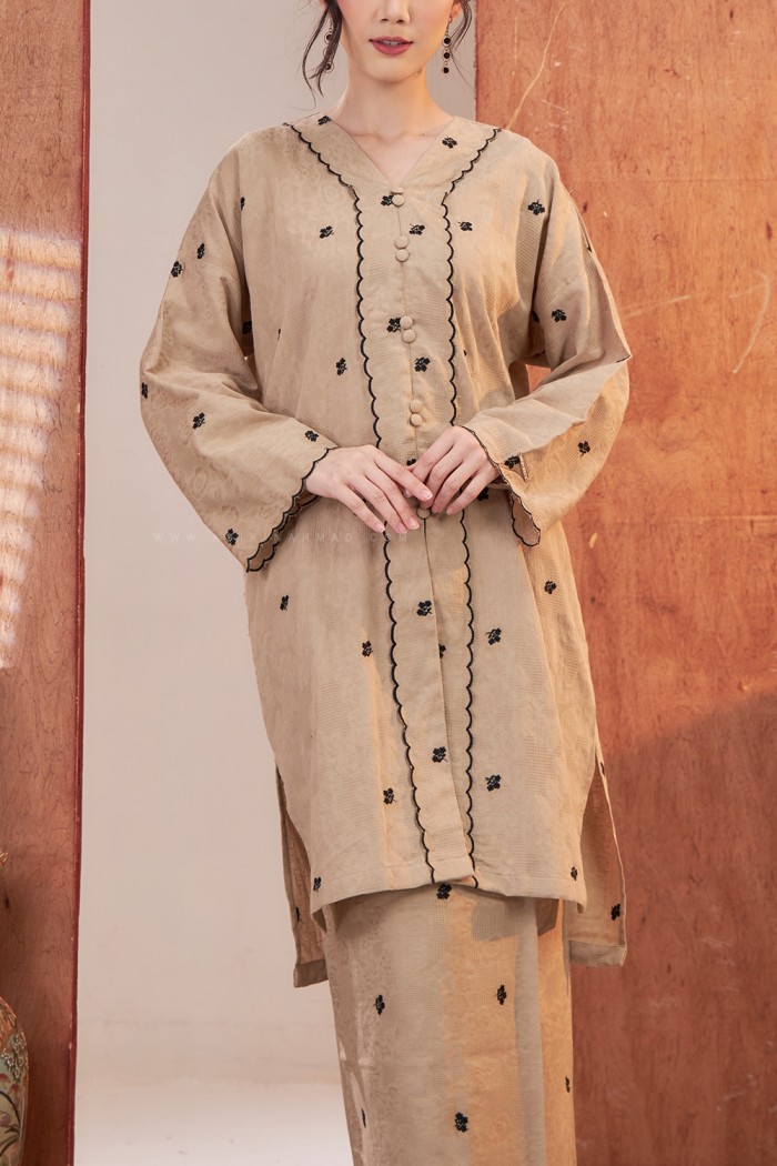 SARIMAH KURUNG SULAM in NUDE BROWN